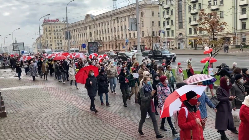 Внутрішнім військам Білорусі дозволять застосовувати бойову техніку на протестах
