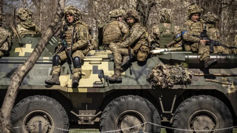 Українські військові відбили 11 атак військ РФ на Донбасі – штаб ООС