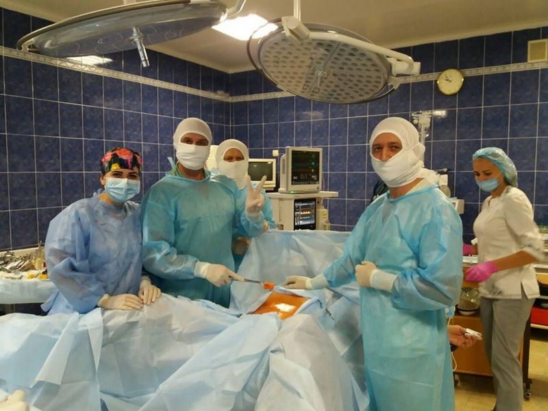 На Донбасі українські хірурги провели унікальну операцію в бойових умовах, розповів головний хірург ЗСУ Костянтин Гуменюк
