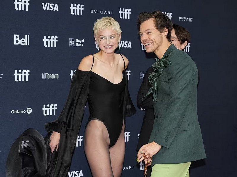 Емма Коррін та Гаррі Стайлс шокували публіку на кінофестивалі в Торонто