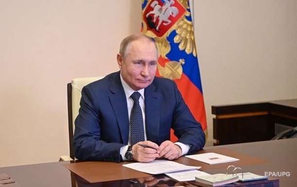 Путін підвищив зарплати суддям та прокурорам