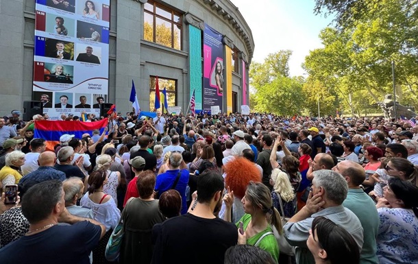 У Вірменії мітингували за вихід із ОДКБ