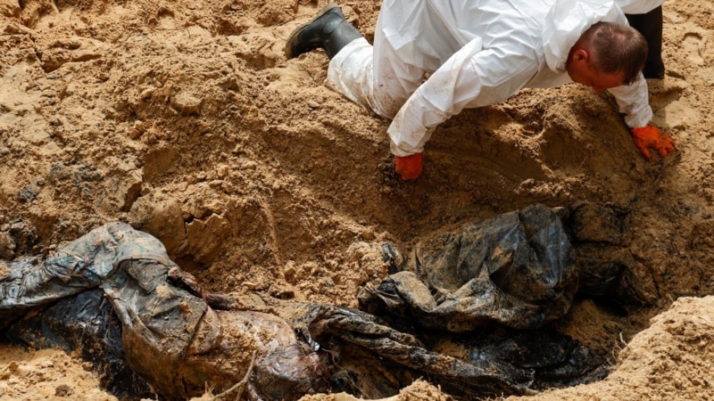 слідчі розкопали та відвезли до експертів 39 тіл – поліція