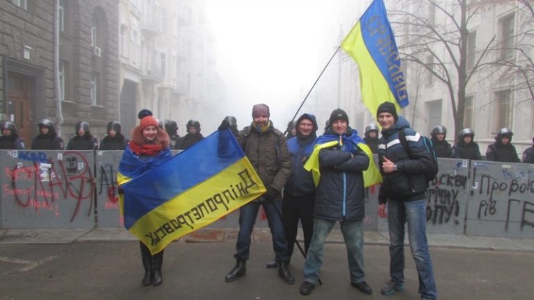 Громадянин Росії, який був активістом Майдану, оскаржив у суді рішення про депортацію з України