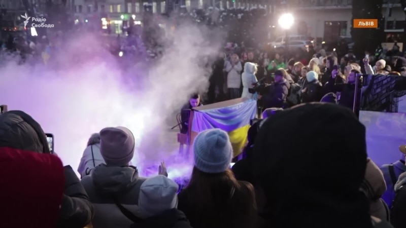 «Майдан навчив усіх, як це бути українцем». 9 років Революції гідності
