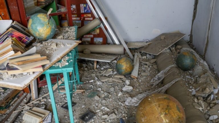 На Херсонщині війська РФ ракетами С-300 обстріляли звільнену Золоту Балку, зруйнована школа – Тимошенко